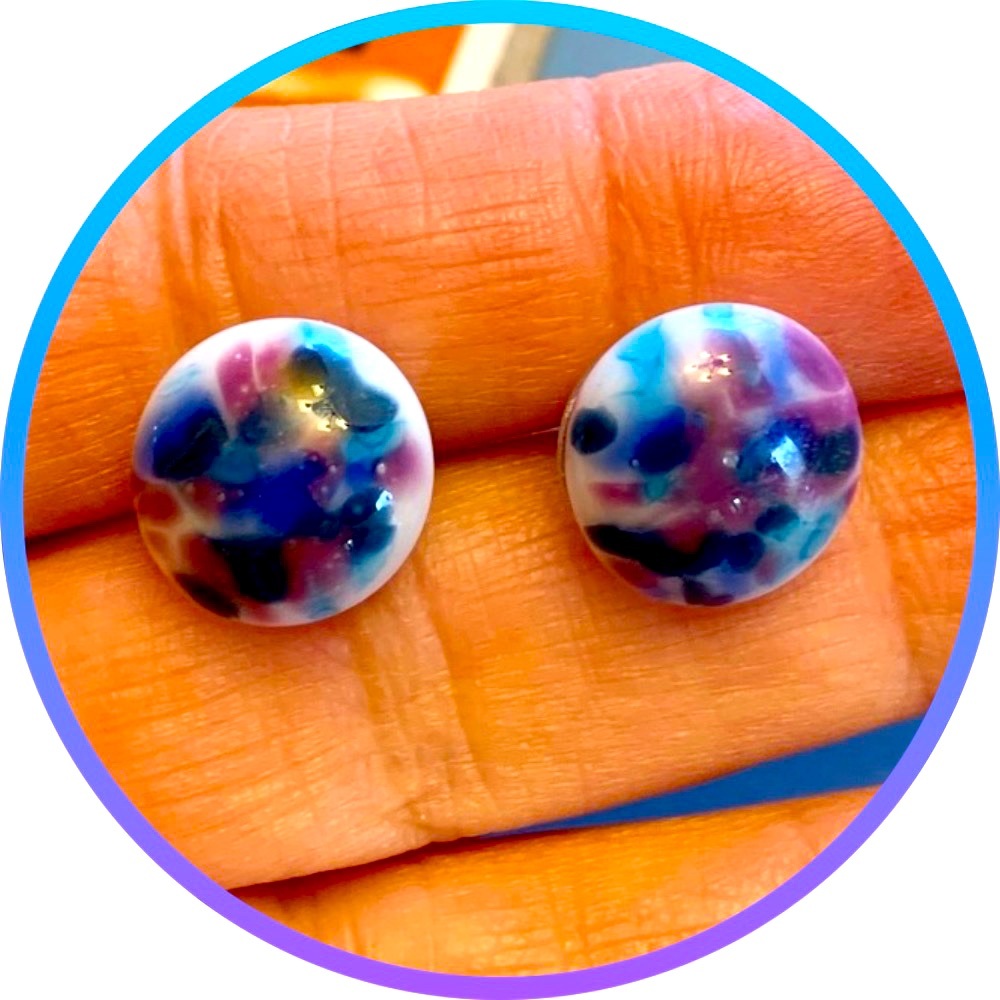 3/$12 🌸 Colorful glass earrings